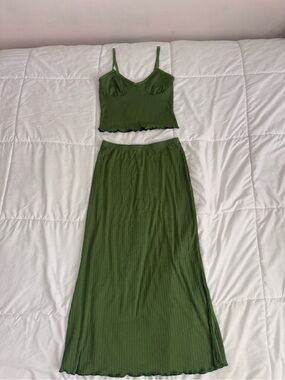 Forever 21 Olive Green Ribbed Maxi Skirt